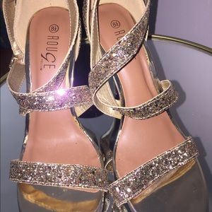 Beautiful Gold sequin heels/sandals